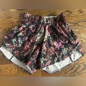 Lululemon Size 6 Women's Shorts EUC
